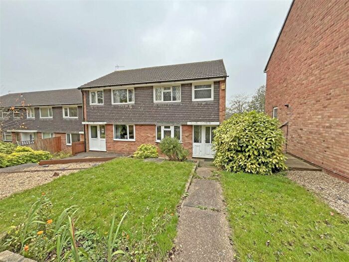 3 Bedroom Town House To Rent In Cowdrey Gardens, Arnold, Nottingham, NG5