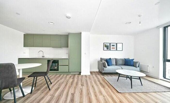 2 Bedroom Apartment To Rent In Viva Court, Kimpton Road, Luton, LU2
