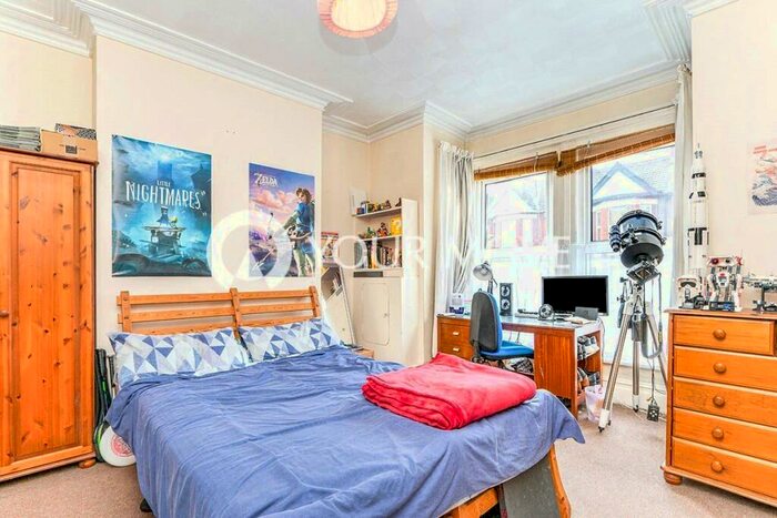 6 Bedroom Terraced House To Rent In Shakespeare Avenue, Southampton, Hampshire, SO17