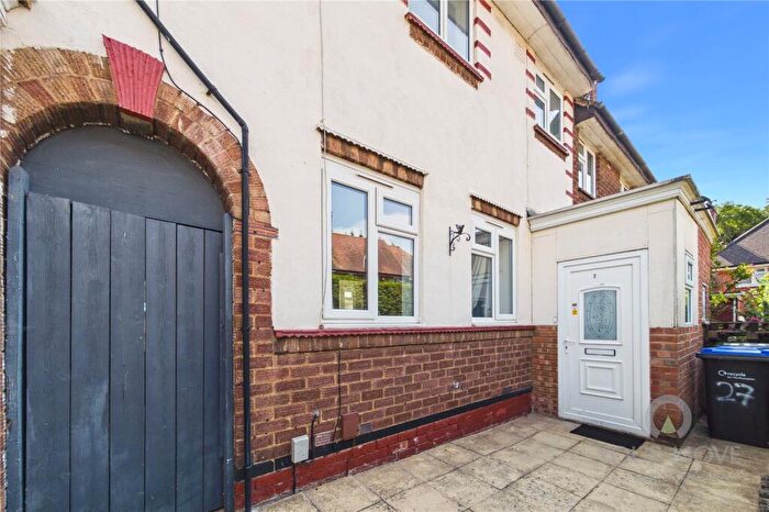 4 Bedroom Terraced House For Sale In Cambria Crescent, Northampton, Northamptonshire, NN3