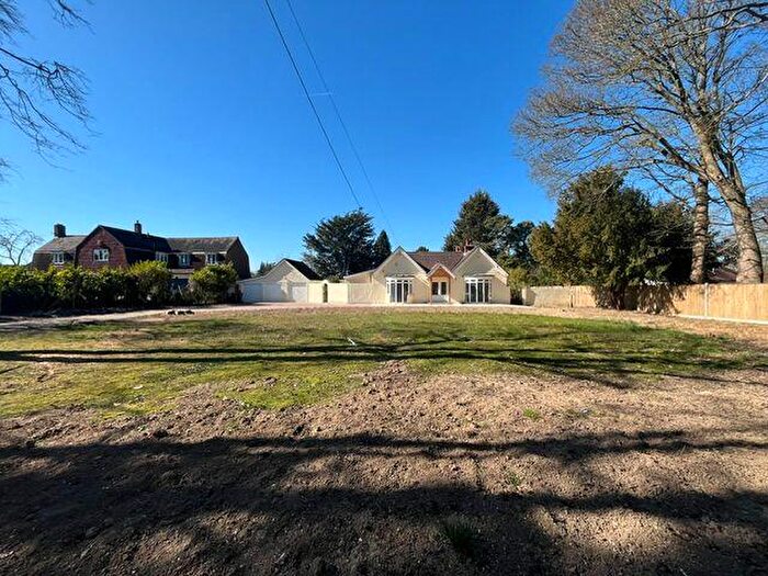 4 Bedroom Detached Bungalow To Rent In New Barn Road, Longfield, DA3