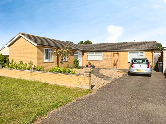 2 Bedroom Detached Bungalow For Sale In Queens Drive, Mildenhall, IP28