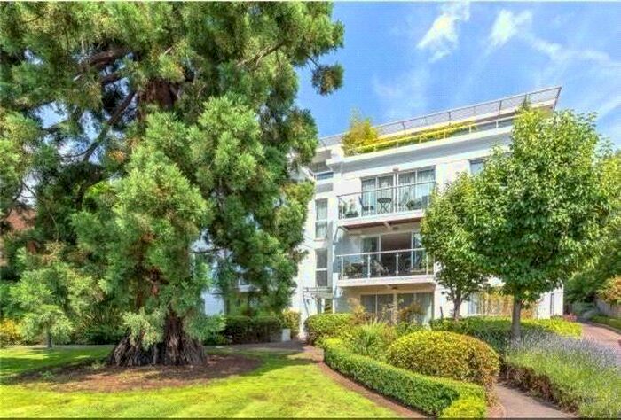 2 Bedroom Flat To Rent In Hightrees, Queensmere Road, SW19