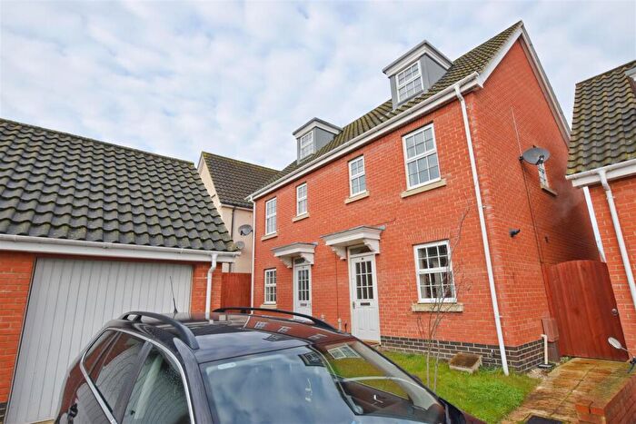 3 Bedroom Semi-Detached House To Rent In Bishy Barnebee Way, Norwich, NR5