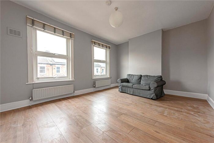 1 Bedroom Apartment To Rent In Buckingham Road, London, NW10