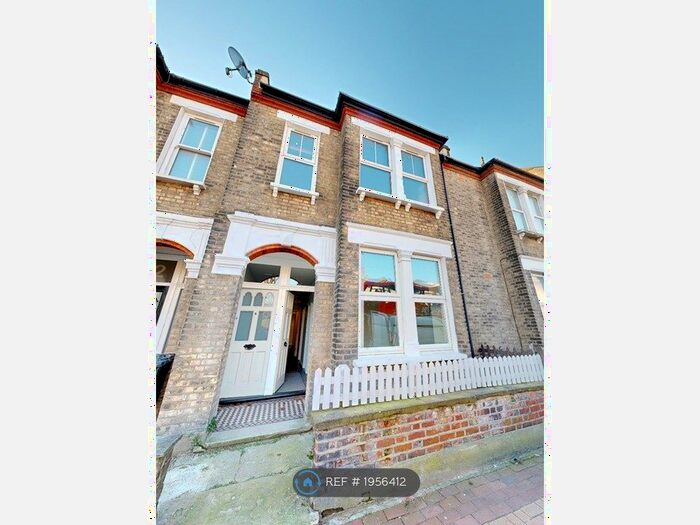 2 Bedroom Maisonette To Rent In Southcroft Road, London, SW17