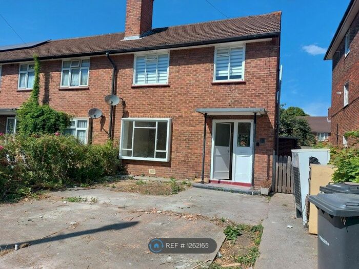 4 Bedroom Semi-Detached House To Rent In Asplins Road, London, N17