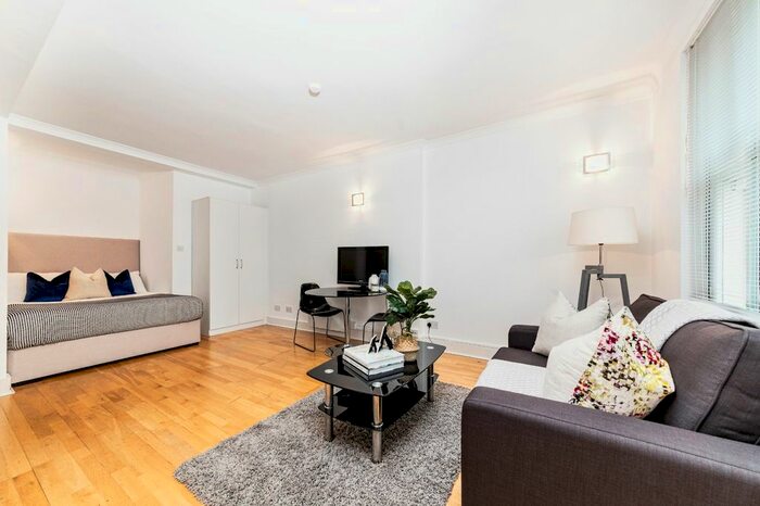 1 Bedroom Flat To Rent In Hill Street, London, W1J