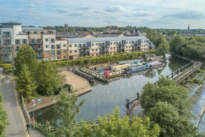 2 Bedroom Flat To Rent In The Waterfront, Hertford, Hertfordshire, SG14