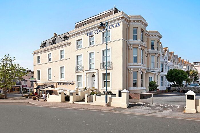 1 Bedroom Flat To Rent In Courtenay Place, Teignmouth, TQ14