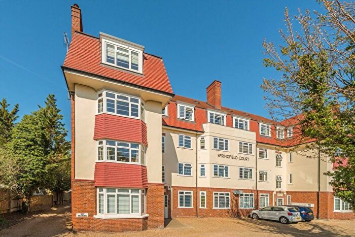 2 Bedroom Flat For Sale In Springfield Road, Kingston Upon Thames, KT1