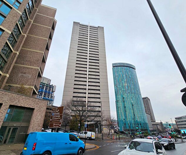 1 Bedroom Flat For Sale In Flat Cleveland Tower, Holloway Head, Birmingham, West Midlands, B1