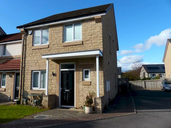 3 Bedroom Town House To Rent In Dale Croft Walk Ilkley, LS29