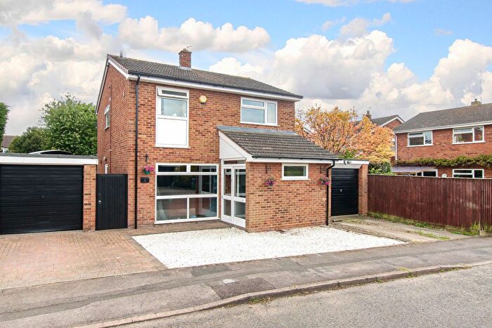 3 Bedroom Detached House For Sale In Long Plough, Aston Clinton, HP22