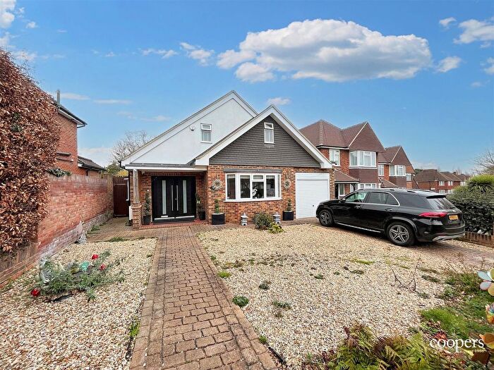 4 Bedroom Detached Bungalow To Rent In Greenacres Avenue, Ickenham, UB10