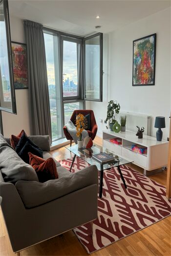 2 Bedroom Flat To Rent In Bedroom Property In London, E15