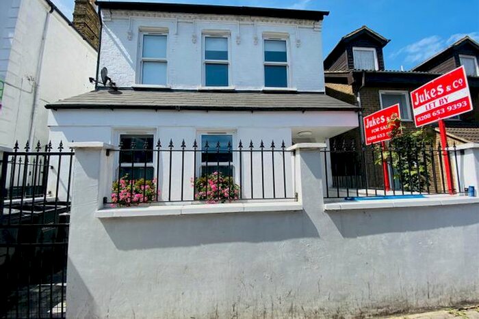 1 Bedroom Flat For Sale In Portland Road, London, SE25