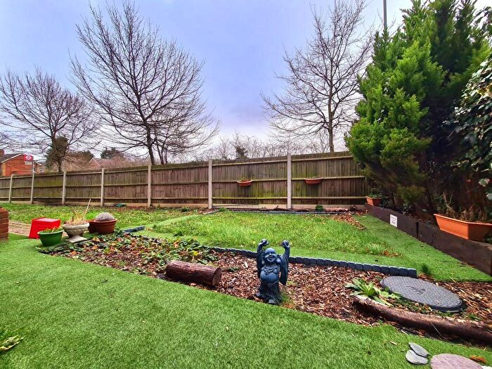 2 Bedroom Apartment To Rent In Brosse Way, Bromley, BR2