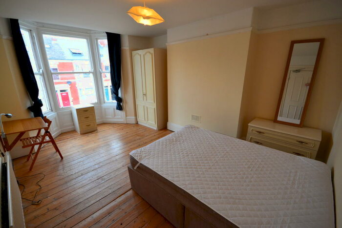 5 Bedroom Maisonette To Rent In Newlands Road, Jesmond, Newcastle Upon Tyne, NE2