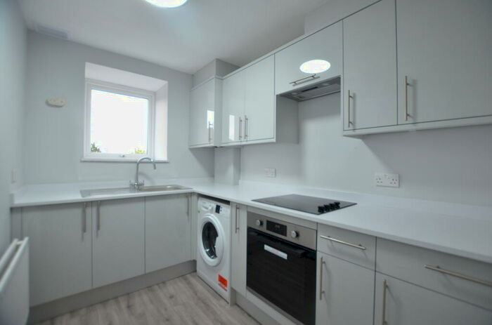 1 Bedroom Flat To Rent In Alexandra House, A Alexandra Avenue, Camberley, GU15