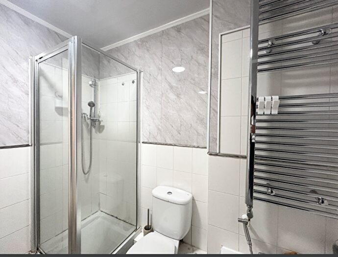 2 Bedroom Apartment To Rent In St. Andrews House, Manchester Road East, M38