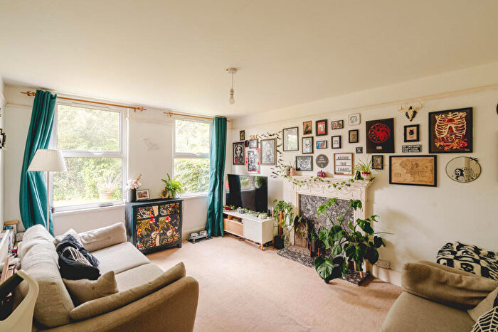 2 Bedroom Flat For Sale In Thiery Road, Brislington, Bristol, Bristol, BS4