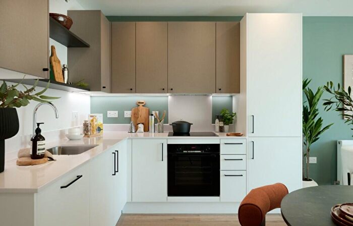 1 Bedroom Apartment For Sale In Green Park Village & Bankside Gardens, Flagstaff Road, Reading, RG2