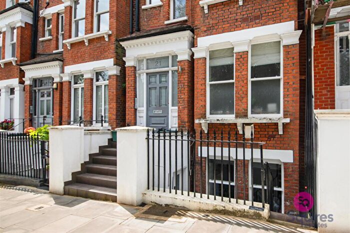 1 Bedroom Flat To Rent In Primrose Gardens, Belsize Park, NW3