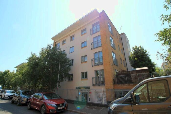 2 Bedroom Flat To Rent In Wey House, Taywood Road, Northolt, UB5