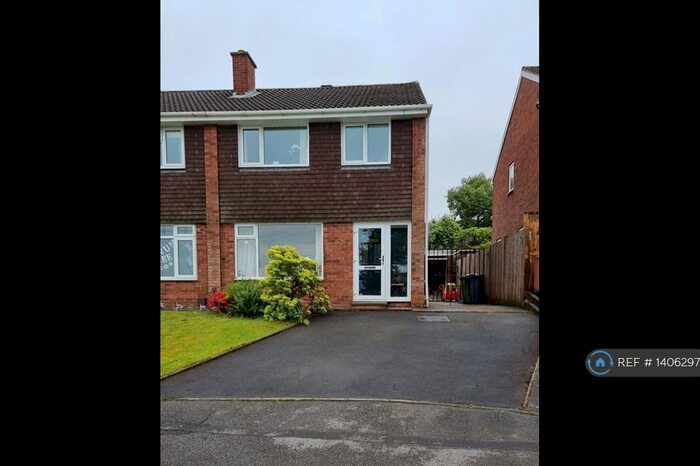 3 Bedroom Semi-Detached House To Rent In Foley Road West, Sutton Coldfield, B74