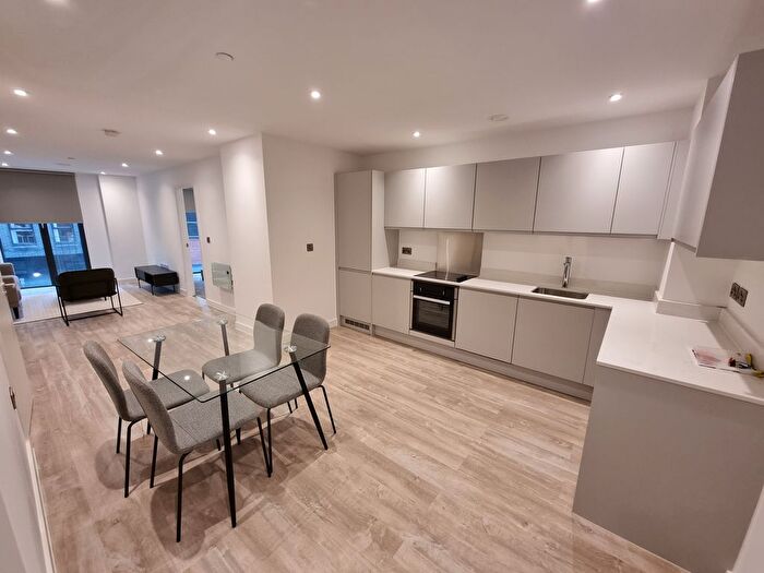 2 Bedroom Flat To Rent In Derwent Street, M5