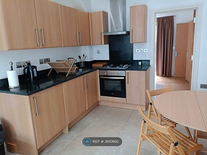 1 Bedroom Flat To Rent In Reginald Square, London, SE8