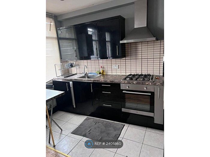 3 Bedroom Flat To Rent In Masons Avenue, Harrow, HA3