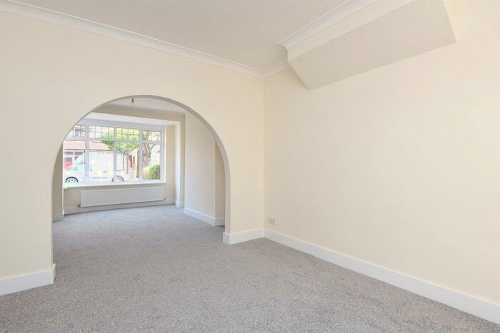 3 Bedroom Semi-Detached House To Rent In Woodside Court Road, Croydon, CR0