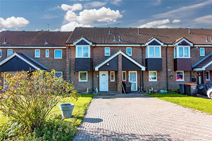 3 Bedroom Terraced House For Sale In Mount Pleasant Avenue, Toddington, Bedfordshire, LU5
