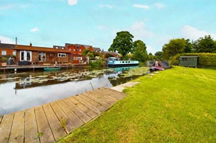 2 Bedroom Bungalow For Sale In The Willows, Upper Holme, Off Main Street, Zouch, Loughborough, Leicestershire, LE12