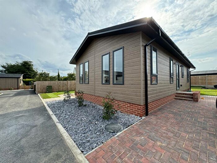 2 Bedroom Chalet For Sale In Ipswich Road, Newbourne, Woodbridge, IP12