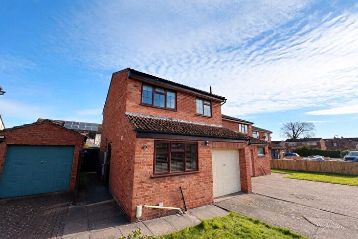 3 Bedroom Detached House For Sale In Cotswold Drive, Hereford, HR4