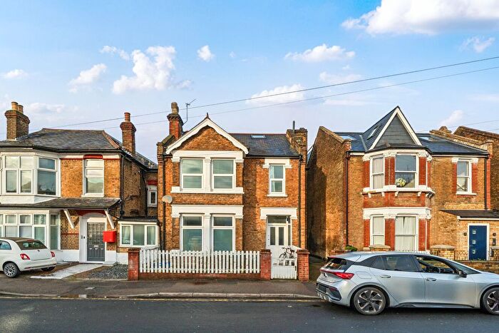 2 Bedroom Maisonette For Sale In Park Road, Colliers Wood, London, SW19