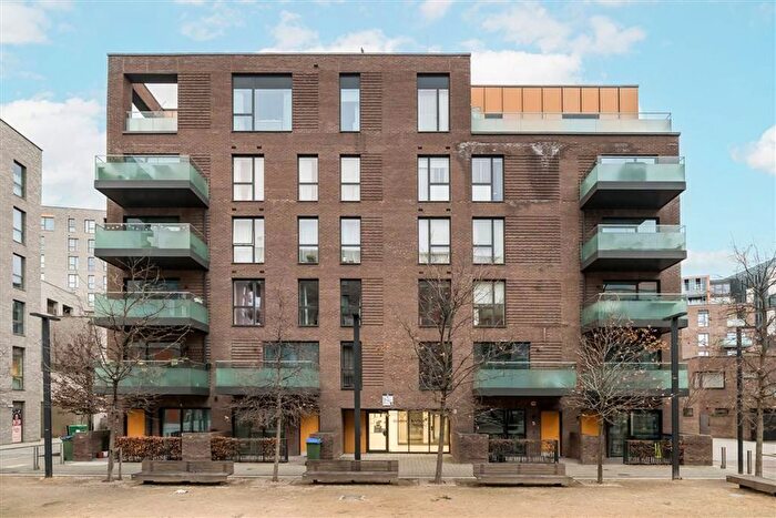 2 Bedroom Flat For Sale In Latimer Square, Greenwich, SE10