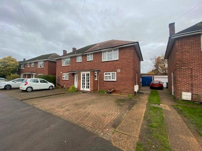 3 Bedroom House To Rent In Windmill Road, Hemel Hempstead, HP2