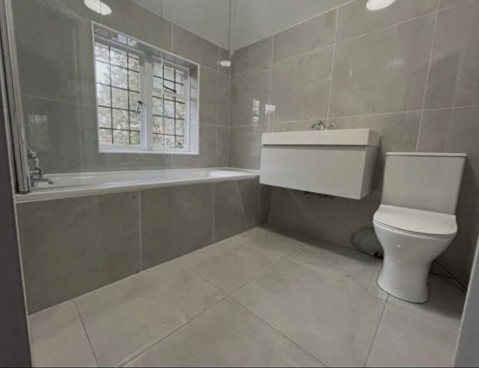 4 Bedroom Semi Detached House To Rent In Brighton Road, Surrey, CR8