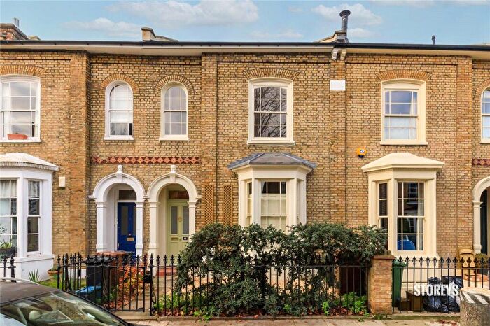4 Bedroom House To Rent In St. Philip's Road, London Fields, Hackney, E8