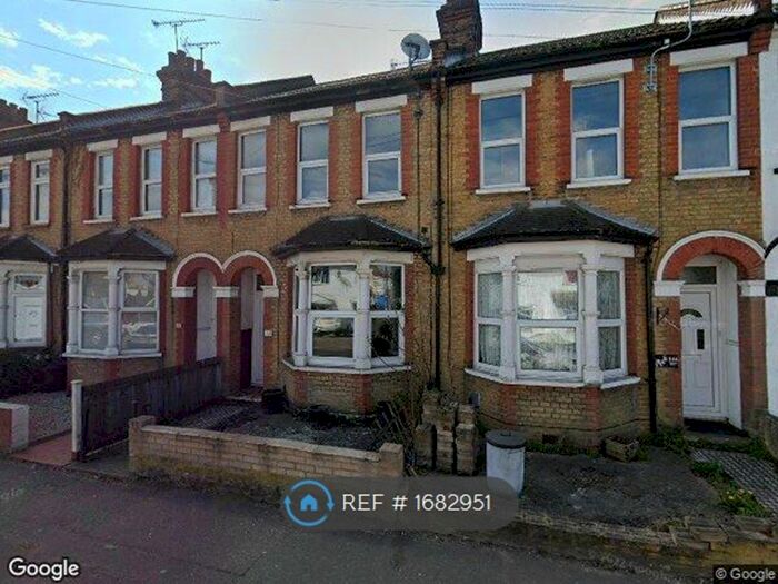 2 Bedroom Terraced House To Rent In Fairfax Drive, Westcliff-On-Sea, SS0