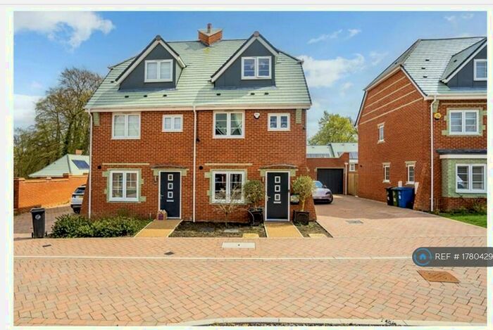 4 Bedroom Semi-Detached House To Rent In Kilty Place, High Wycombe, HP11