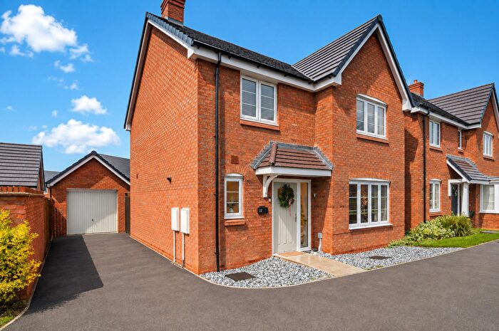 4 Bedroom Detached House For Sale In Elder Close, Newhall, DE11