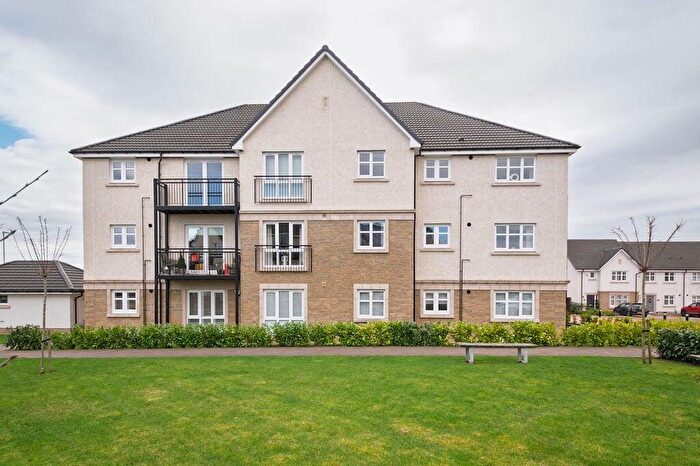 2 Bedroom Apartment For Sale In Ferniesyde Court, Falkirk, FK2
