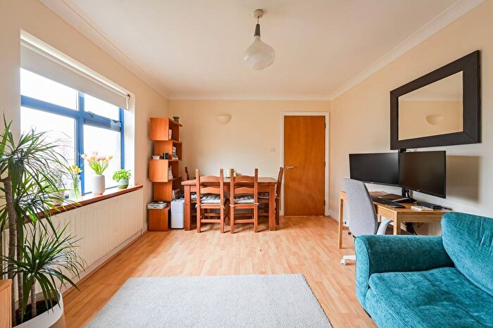 1 Bedroom Flat To Rent In Casson Street, Shoreditch, London, E1