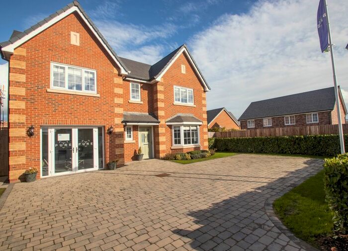 4 Bedroom Detached House For Sale In Cae Topyn, Denbigh LL16