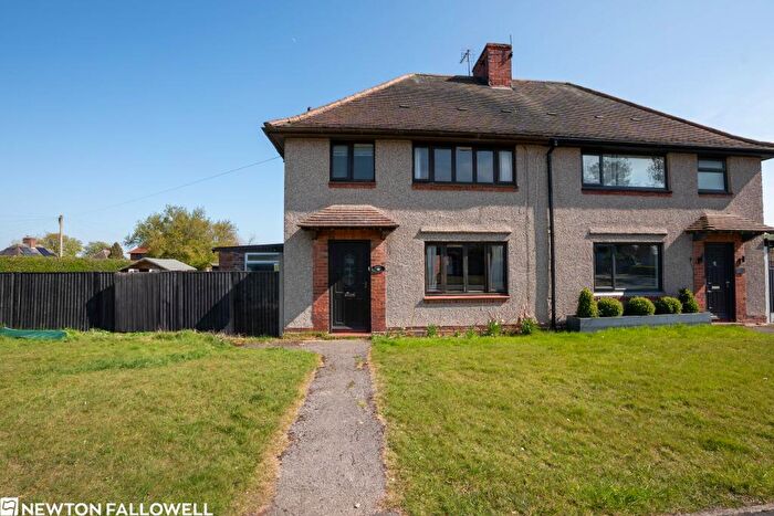 3 Bedroom Semi-Detached House For Sale In Fleming Drive, Woodbeck, DN22